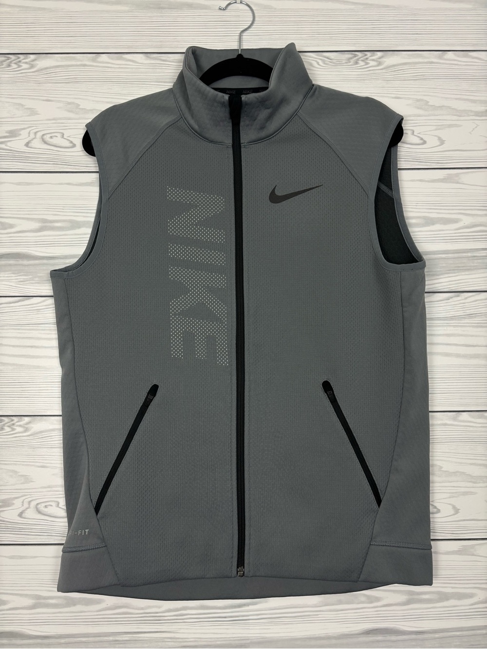 Nike Dri-Fit Gray men’s Sleeveless vest size medium